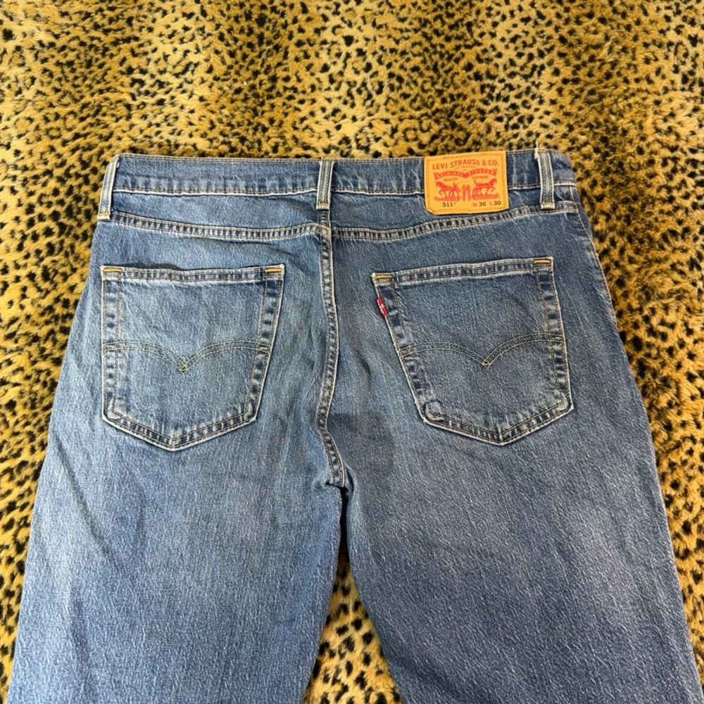 Levis 511 Slim Fit Jeans Mens 36x30 Medium Wash Blue Denim Pants 04511-6000